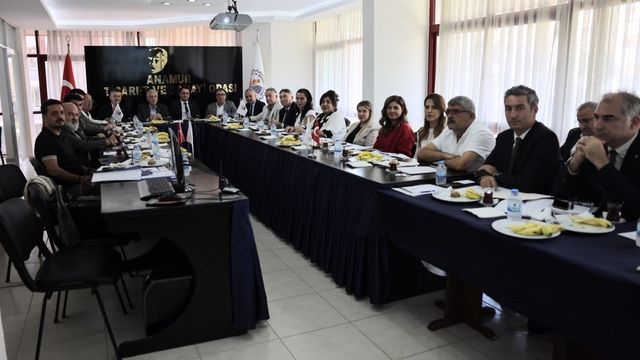 Mersin'de oda ve borsa yöneticileri Anamur ilçesinde bir araya geldi