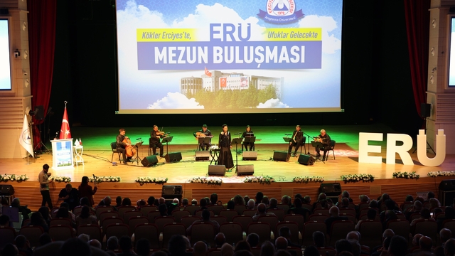 Kayseri'de ERÜ mezunları bir araya geldi