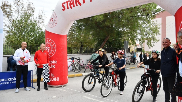 Amatör Spor Haftası Balıkesir'de sporseverleri bir araya getirdi