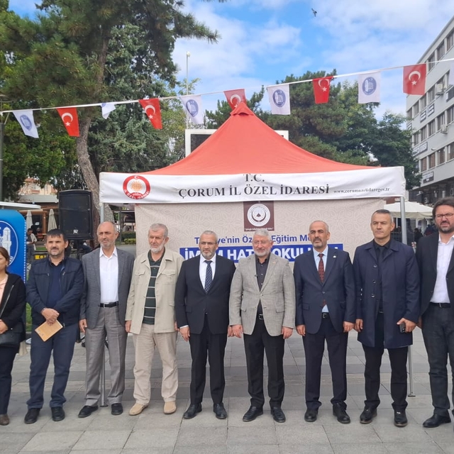 Çorum'da 150 öğrenci kitap okuma etkinliği gerçekleştirdi