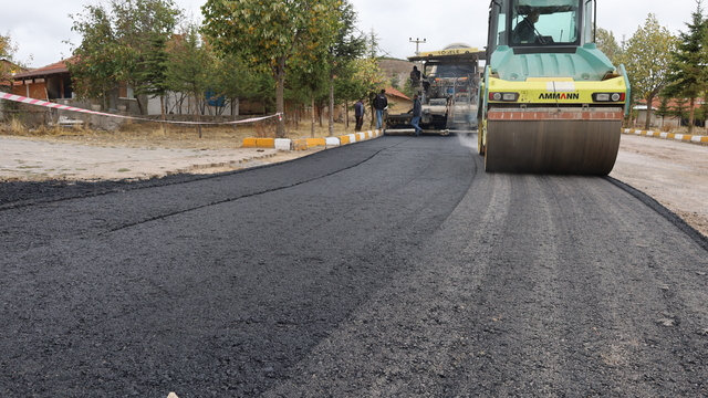 Dodurga beldesinde asfalt çalışmaları sürüyor