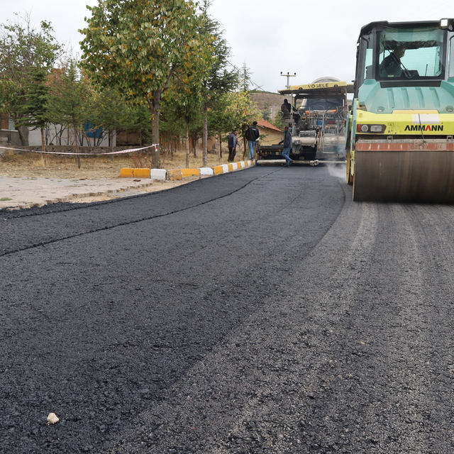 Dodurga beldesinde asfalt çalışmaları sürüyor