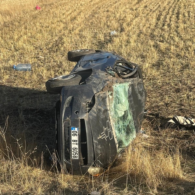 Kars'ta şarampole devrilen otomobildeki 1 kişi öldü, 3 kişi yaralandı