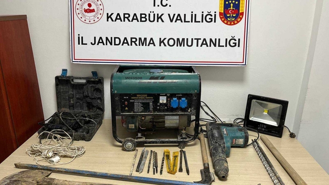Karabük'te kaçak kazı operasyonunda 4 şüpheli yakalandı