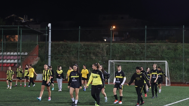 Edirne'nin tek kadın futbol takımı yeni sezona şampiyonluk hedefiyle hazırlanıyor