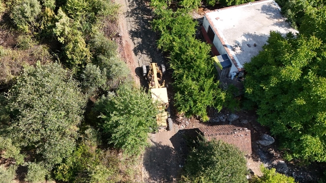 Kumluca Belediyesi, yol bakım ve onarım çalışmalarını sürdürdü