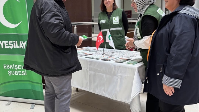 Yeşilay Eskişehir Adalet Sarayı'nda farkındalık için stant açtı