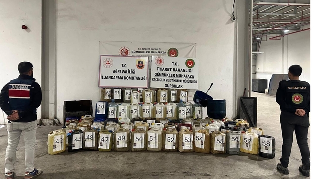 Yolcu otobüsünde 1 ton 167 kilogram sıvı metamfetamin ele geçirildi