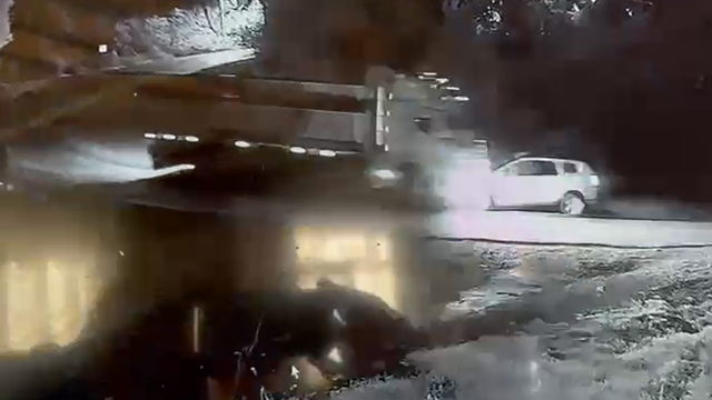 Tokat'ta kamyon ile otomobilin çarpıştığı kaza kamerada