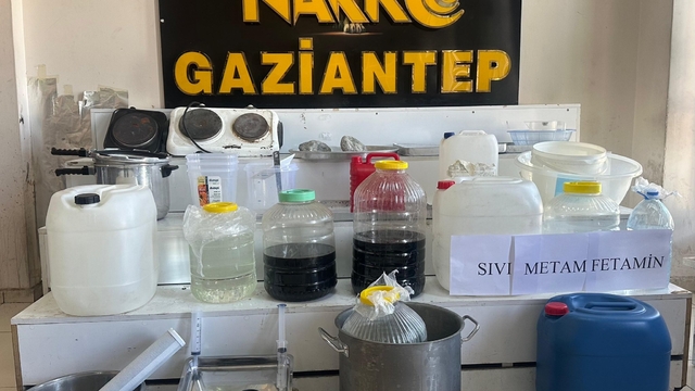 Gaziantep'te uyuşturucu imalatı yapanlara yönelik operasyonda 3 zanlı tutuklandı