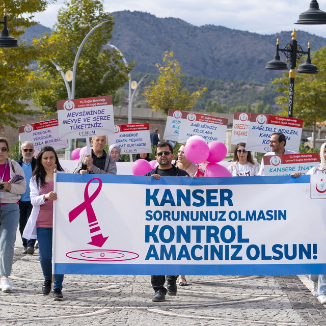 Osmancık'ta Meme Kanseri Farkındalık Yürüyüşü düzenlendi