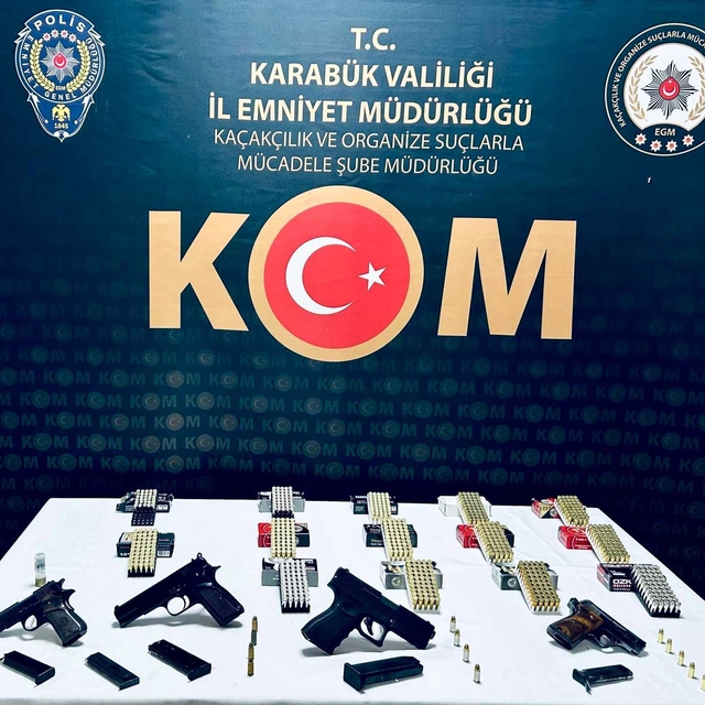 Karabük'te 4 ruhsatsız tabanca ele geçirildi