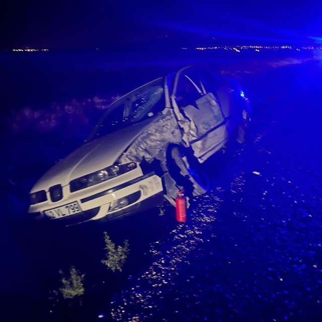 Konya'da işçi servisi ile otomobilin çarpıştığı kazada 18 kişi yaralandı