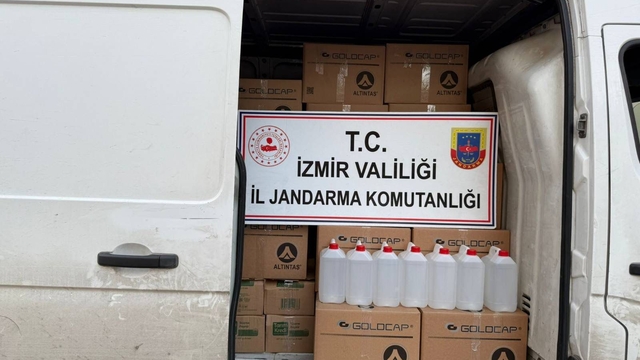İzmir'de 1 ton etil alkol ele geçirildi