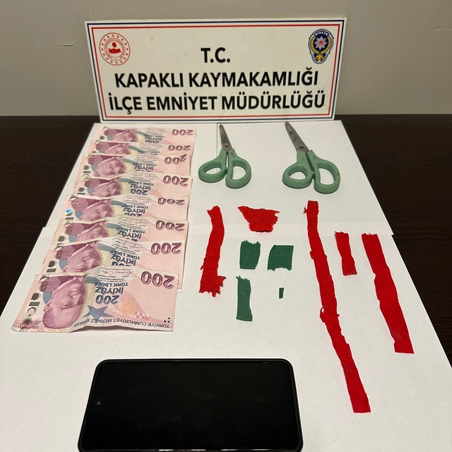 Tekirdağ'da uyuşturucu ticareti yaptıkları öne sürülen 2 şüpheli tutuklandı