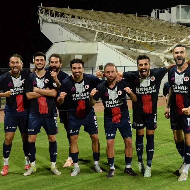 Fethiyespor evinde mutlu