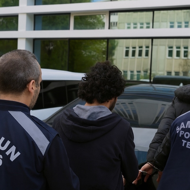 FETÖ'nün "askeri ve öğrenci mahrem yapılanması"na yönelik operasyonda 7 zan...