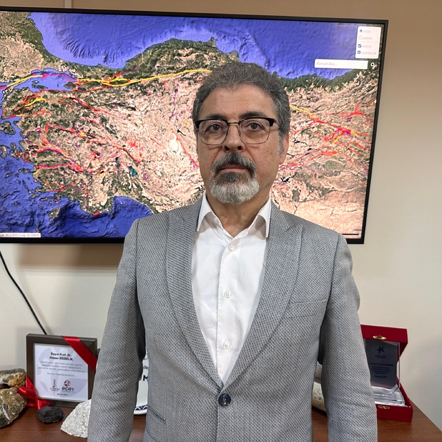 Prof. Dr. Sözbilir, İzmir ve Batı Anadolu'daki sismik hareketliliği değerle...
