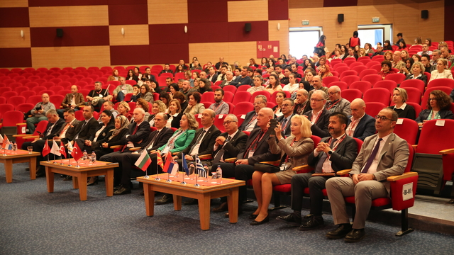Edirne'de yapay zekanın eğitimi dönüştürmedeki rolü ele alındı
