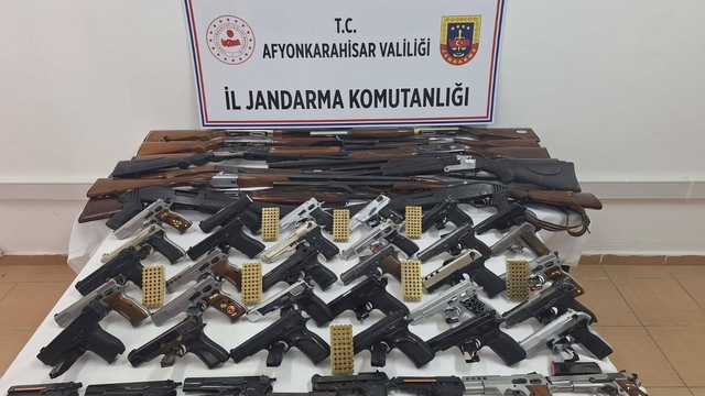 Afyonkarahisar'da düğünde havaya ateş açtığı öne sürülen 1 şüpheli tutuklandı