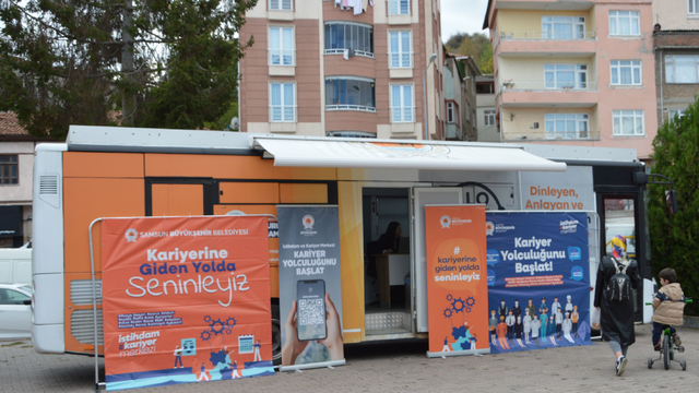 İstihdam ve Kariyer Merkezi mobil araçla hizmeti ilçelere ulaştırıyor
