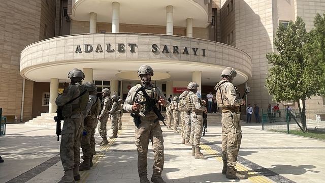 Şanlıurfa'da silah kaçakçılığı operasyonu; 8 gözaltı