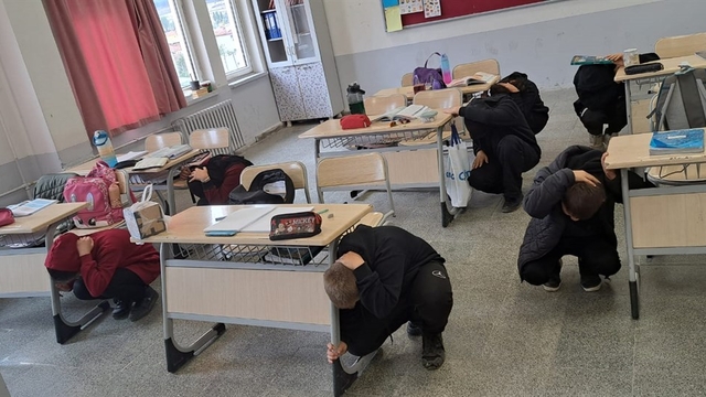 Çerkeş'te afetlere karşı okullarda tatbikat yapıldı