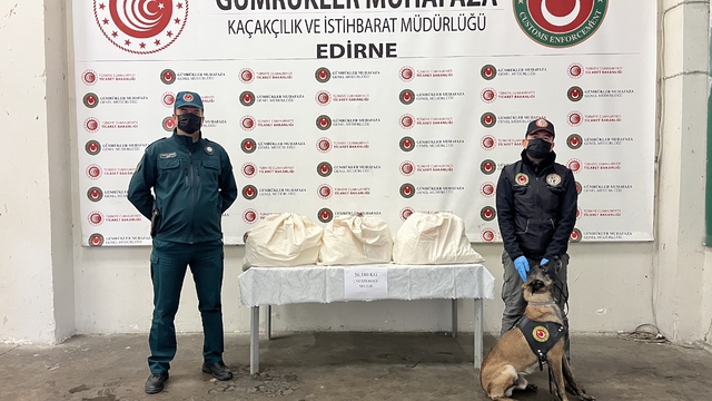 Kapıkule'de bir kamyonette 36 kilo 180 gram kokain ele geçirildi