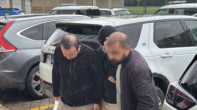 FETÖ'nün "askeri ve öğrenci mahrem yapılanması"na yönelik operasyonda yakalanan 2 zanlı adliyede