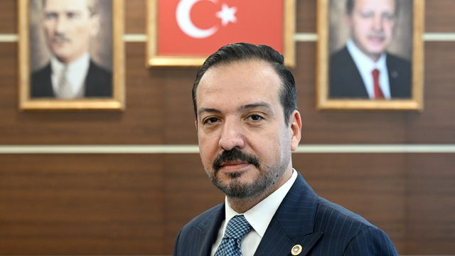 AK Parti'li Zorlu, Türk soylu yabancıların Türkiye'deki çalışma koşullarına ilişkin düzenlemeyi değerlendirdi: