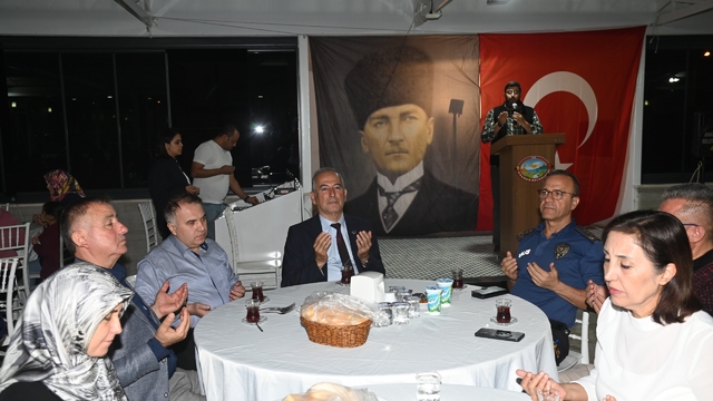 Anamur Belediye Başkanı Durmuş Deniz muhtarlar ve din görevlileriyle buluştu