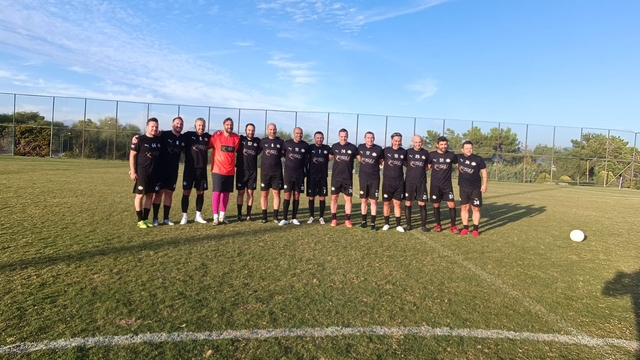 Eski ünlü futbolcular turnuvada buluştu