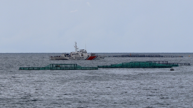 Trabzon'da kullandığı tekneden denize düşerek kaybolduğu iddia edilen balıkçı aranıyor