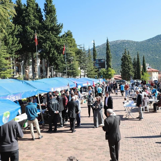 AK Parti Akseki teşkilatından Filistin yararına düzenlenen kermese destek