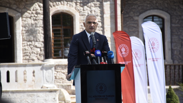 Bakan Ersoy: Halk kütüphanelerimizi çok işlevli merkezler haline getiriyoruz