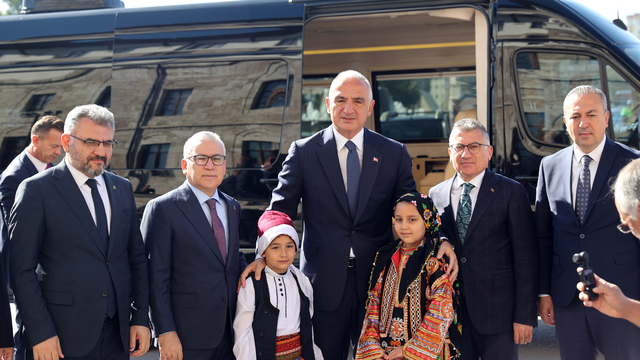 Kültür ve Turizm Bakanı Ersoy, Sivas'ta kütüphane açılışında konuştu: