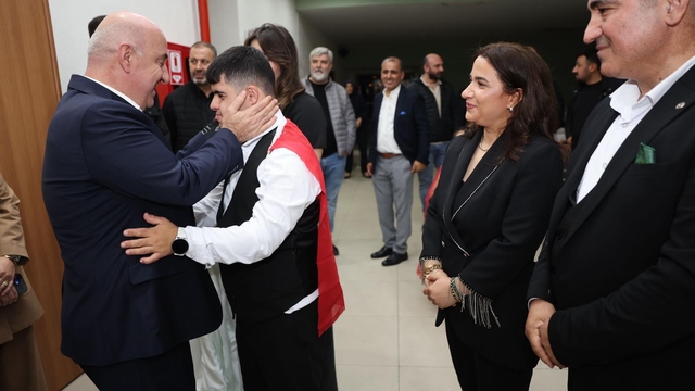 Down sendromlu gencin asker olma hayali gerçekleştirildi