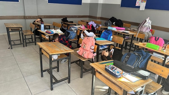 Güdül'deki okullarda afet tahliye tatbikatı gerçekleştirildi