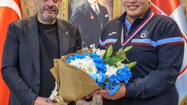 Avrupa Şampiyonu Havvanur Kethüda'dan Trabzonspor'a ziyaret