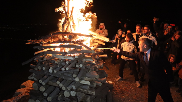Erzincan'daki Ergan Dağı'nda "Birlik ve Kardeşlik Ateşi" yakıldı