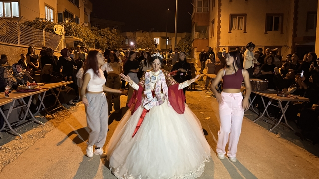 Kahramanmaraş'ta zihinsel engelli Merve'nin gelinlik hayali gerçek oldu