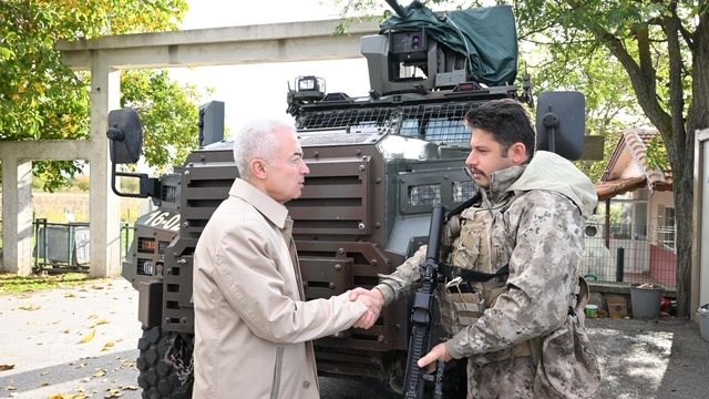 Kırklareli Valisi Turan, yol kontrol noktalarında incelemede bulundu