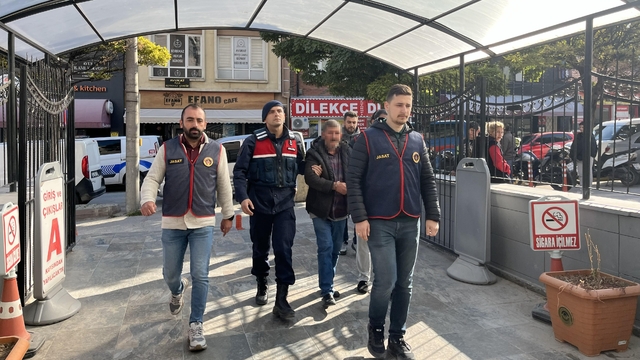 14 yıl önce ağabeyini öldürüp gömen şüpheli, adliyede