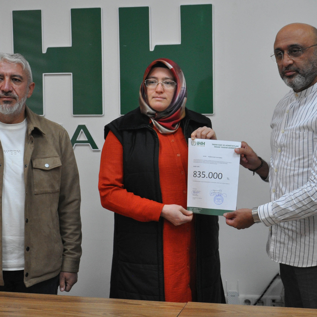 Kütahya'da kermesten elde edilen gelir Gazze'ye bağışlandı