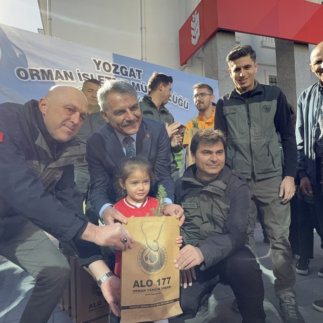 Yozgat'ta vatandaşlara fidan dağıtıldı