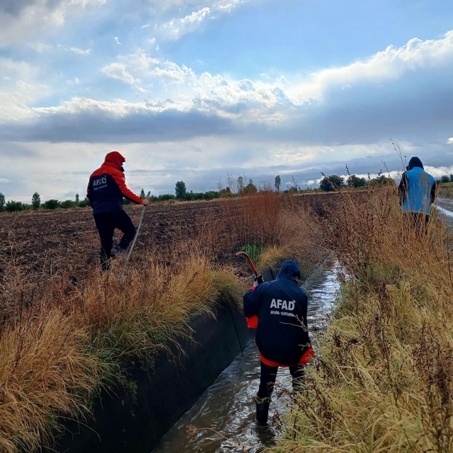Kayıp Alzheimer hastası için 52 kilometrekarelik alan tarandı, bir ize ulaş...