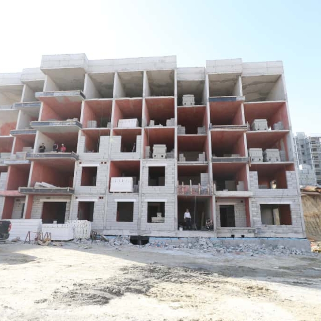 Hatay Antakya'da afet konutlarının yapımı sürüyor