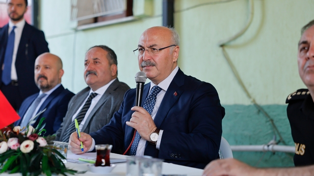 Adana Valisi Yavuz Selim Köşger, vatandaşlarla bir araya geldi