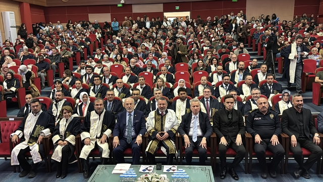 Karabük Üniversitesinde 2025-2026 akademik yılı törenle açıldı