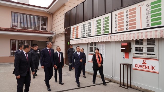 Göç İdaresi ve TBB heyetinden Edirne Geri Gönderme Merkezi'ne ziyaret